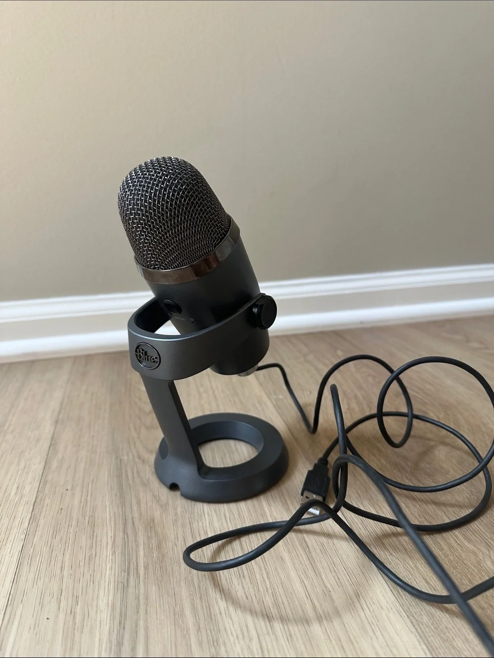 Yeti Desktop USB Microphone in Matte Gray with Silver Grill